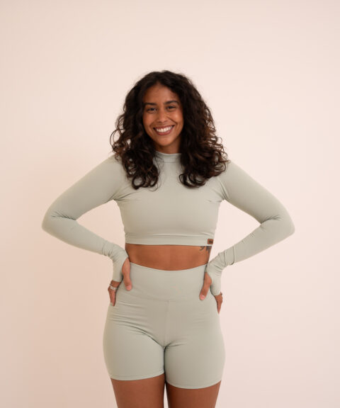 SHORT YOGA VERDE MATTE